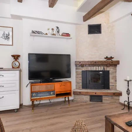 The Storyteller's Place - Aesthetic, Two Bedroom, Central In Sofia