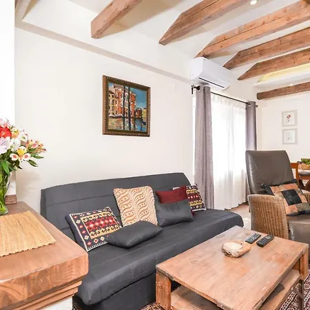 The Storyteller's Place - Aesthetic, Two Bedroom, Central In * Sofia