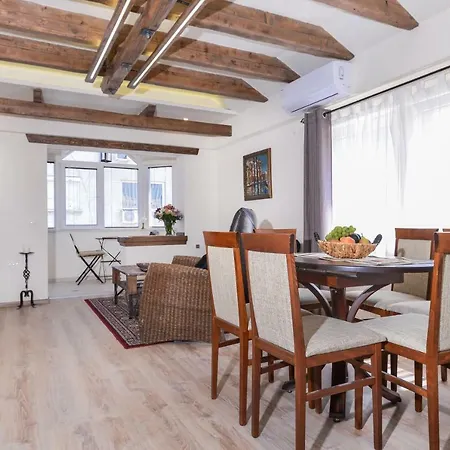 The Storyteller's Place - Aesthetic, Two Bedroom, Central In Apartment *