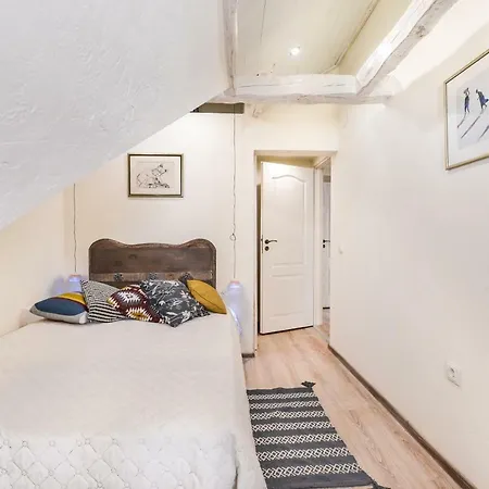 Apartment The Storyteller's Place - Aesthetic, Two Bedroom, Central In Sofia